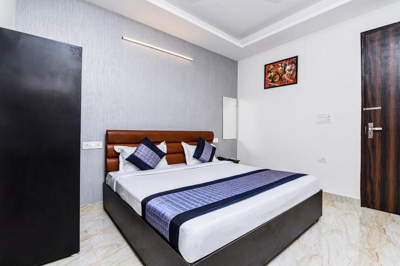 Hotel Diamond Blue, Delhi Book by Hour & Save Upto 70 on Delhi Hotels
